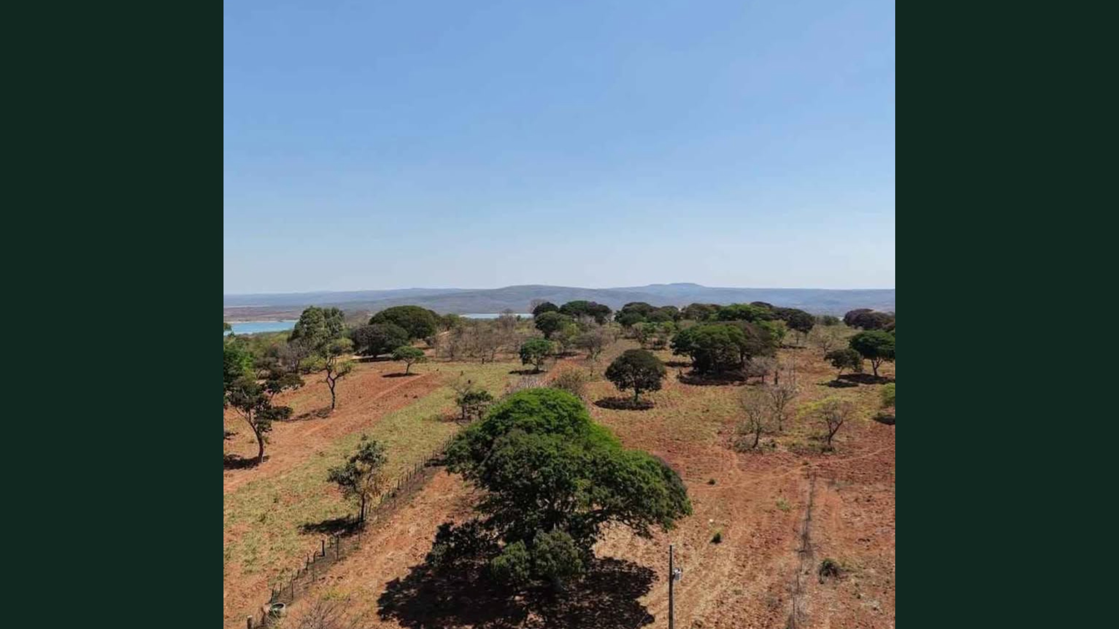 Margens e águas da represa